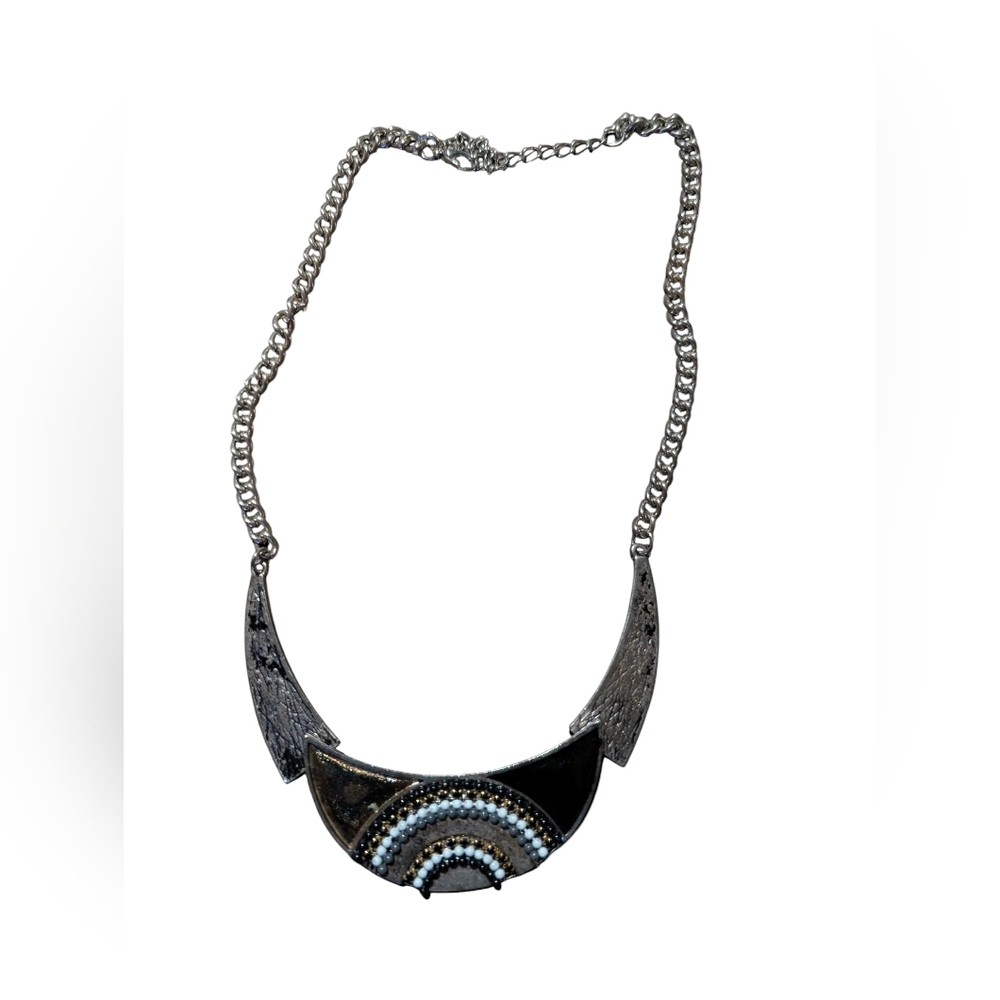 2/22$ vintage Silver and Black Statement Necklace